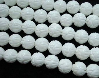 Tridacna carved round bead 10mm 15inch strand