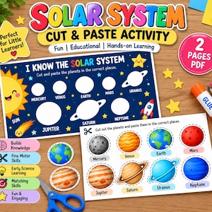Könnte beinhalten: Ein Sonnensystem-Bastelset zum Ausschneiden und Aufkleben mit einem dunkelblauen Arbeitsblatt, das weiße Planetenumrisse für Merkur, Venus, Erde, Mars, Jupiter, Saturn, Uranus und Neptun zeigt, sowie ein Bogen mit bunten Planeten-Ausschnitten.
