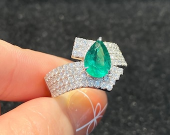 Anillo de compromiso con forma de pera de esmeralda, esmeralda sintética, plata de ley 925 y doble halo.