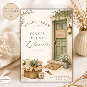 Puede incluir: Una tarjeta de felicitación con una puerta verde, una caja de cartón con una planta y una manta, una llave con forma de casa y una taza. El texto dice: ALLES LIEBE für dein ERSTES EIGENES Zuhause, DIE ERSTE EIGENE TÜR, DER ERSTE EIGENE SCHLÜSSEL, DEIN NEUES KAPITEL.