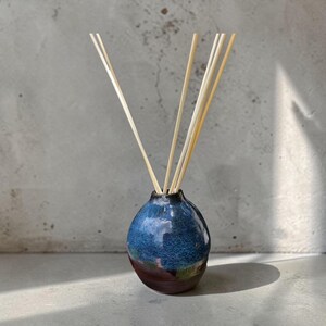 Reed Scent Diffuser, Aromatherapy Air Freshener, Handmade Ceramic Pottery, Black clay stoneware