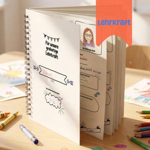 Könnte beinhalten: Ein spiralgebundenes Notizbuch mit weißem Einband, bedruckt mit dem Text 'Für unsere großartige Lehrkraft', einem Banner mit dem Namen 'Lisa' und einer Wolkengrafik mit der Beschriftung '4b'. Die Innenseiten enthalten bedruckte Vorlagen mit Illustrationen.