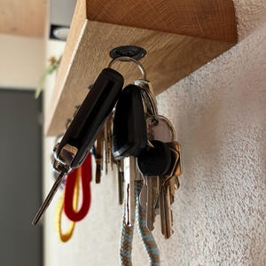 Magnetisches Schlüsselbrett aus Holz - Geschenk Idee Männer - Schlüsselhalter Wand - Geschenk Einzug - Flur Organizer