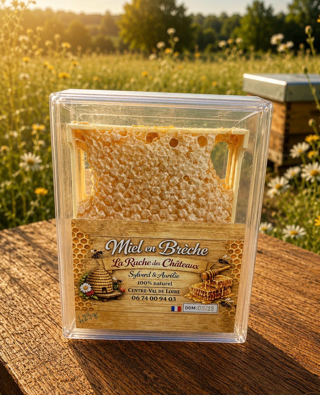 Natural raw honeycomb