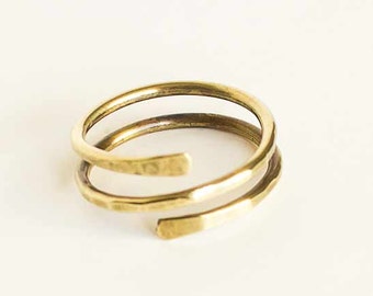 Brass Wire Ring Thumb Ring Semi Adjustable Overlapping Ring Brass Wire Antiqued Brass Nominal US Size 12 1/2 UK Size 'Z'