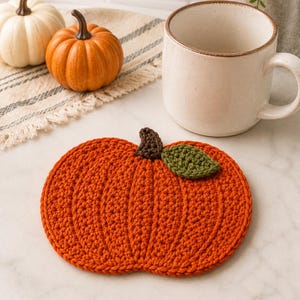 pumpkin mug rug, fall mug rug pattern, crochet mug rug, pumpkin coaster, fall crochet pdf, autumn crochet, crochet pattern pdf, thanksgiving decor, fall table decor, pumpkin crochet, seasonal mug rug, crochet coaster, ribbed pumpkin