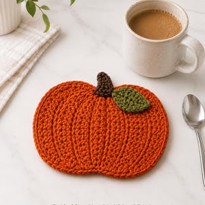 pumpkin mug rug, fall mug rug pattern, crochet mug rug, pumpkin coaster, fall crochet pdf, autumn crochet, crochet pattern pdf, thanksgiving decor, fall table decor, pumpkin crochet, seasonal mug rug, crochet coaster, ribbed pumpkin
