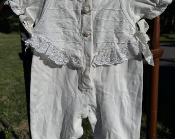 Combi-short blanc vintage pour bébé avec dentelle et nœud