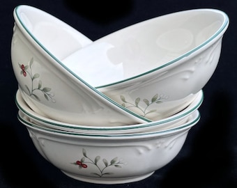 Set of 4 Pfaltzgraff "Winterberry" 5-7/8" Round Cereal/Soup Bowls in Lightly, If Ever Used Condition