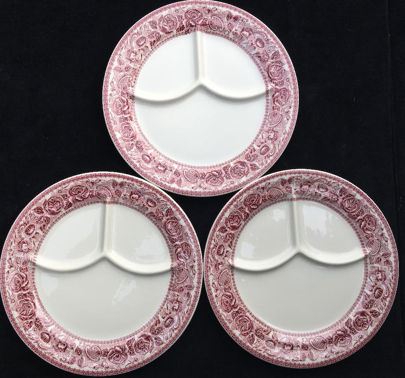 Set of 2 Mayer Diner Restaurant Hotel China Red or Maroon Arlington Pattern 9-12 Grille Plates in Excellent Condition