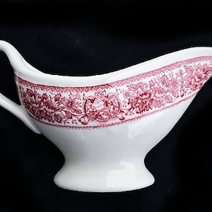 McNicol Diner Restaurant Hotel China Red on White #P83 &quot;New Amsterdam&quot; Pattern 5-oz. Sauce or Gravy Boat in Excellent Lightly-Used Condition