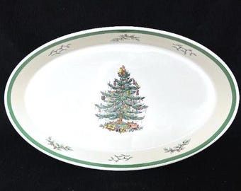 Spode Christmas Tree 14.5" x 9" Oven to Table Baking Dish in Excellent Seemingly-Unused Condition in Original Package