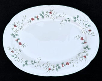 Pfaltzgraff "Winterberry" 14.25" x 10.5" Serving Platter in Excellent, Seemingly Unused Condition
