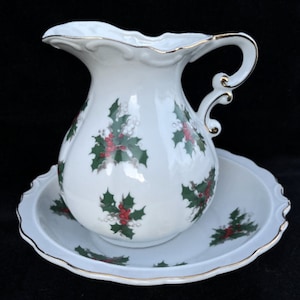 Lefton China Holly Pattern Small Pitcher & Bowl Set Porcelain in Excellent Seemingly Unused Condition
