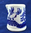 Walker Hotel Restaurant Ware Diner China Blue Willow Pattern on White 1-oz. Individual Creamer in Excellent Lightly-Used Condition