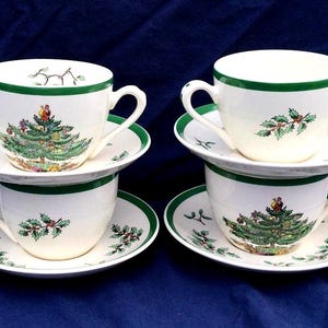 Set of Four Spode Christmas Tree Cups and Saucers with Green Trim in Excellent Lightly-Used Condition