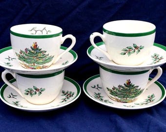 Set of Four Spode Christmas Tree Cups and Saucers with Green Trim in Excellent Lightly-Used Condition