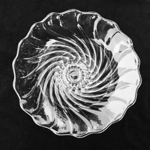Fostoria #2412 Colony 6-1/2" Flared Vase in Excellent Lightly-Used Condition image 2