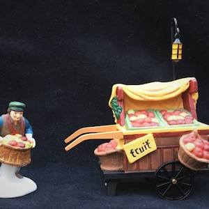 Dept 56 Heritage Dickens Village Series #58130 "Chelsea Market Fruit Monger & Cart" 2-Piece Set Hand-Painted Ceramic Exc Cndtn Original Box
