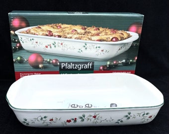 Pfaltzgraff "Winterberry" 14" x 8" Rectangular Baker in Excellent, Seemingly Unused Condition in Original Box