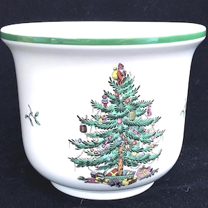 H-T-F Spode Christmas Tree Cachepot or Flower Pot with Green Trim in Excellent Unused Condition Made in England