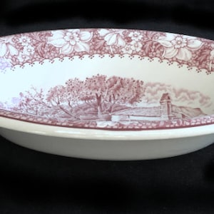Wood & Sons Burslem 10&quot; x 7-3/8&quot; Red or Pink &quot;Colonial&quot; Oval Vegetable Bowl in Excellent Condition