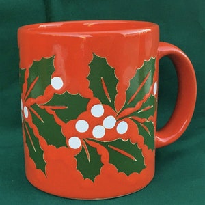 Waechtersbach 12-oz. Red Christmas Tree &quot;Holly&quot; Mug in Excellent, Very Lightly-Used Condition Made in Germany