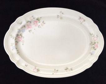 Pfaltzgraff "Tea Rose" 14-1/2" x 10-1/4" Oval Platter Made in USA in Very Good Lightly Used Condition