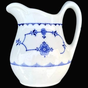 Shenango Diner Hotel Restaurant China 6-oz. &quot;Copenhagen&quot; Pattern Rolled-Edge Creamer, Pitcher or Jug in Excellent Seemingly-Unused Condition