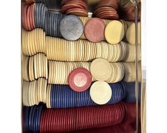 267 Lot Of VNTG 80 Clay And 187 Bakelite Poker Chips Beige Navy Red Las Vegas