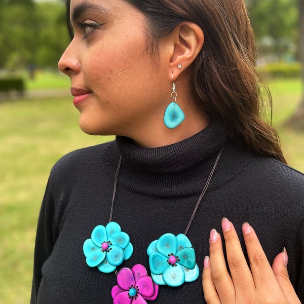 Chunky flower necklace, Flower tagua necklace, Flower necklace, sustainable jewelry, Ethically sourced necklace, tagua nut necklace