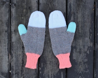 Color blocked hand knit pink, heathered taupe, white and seafoam mittens