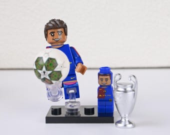 Lamine Yamal Barcelona 24/25 Minifigure, Home Jersey 19, La Masia Prodigy with UCL Trophy, Youth Soccer Coach Appreciation Gift