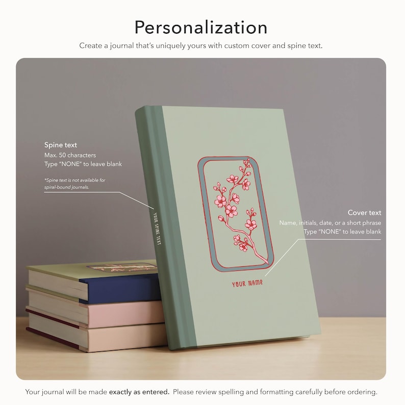 Puede incluir: Un diario personalizado con una cubierta verde claro con un dise&ntilde;o floral en un marco rectangular. El lomo es verde oscuro. El texto "YOUR NAME" es visible. La imagen incluye texto sobre la personalizaci&oacute;n de la cubierta y el lomo.