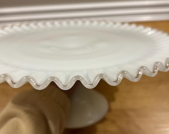Soporte para pasteles de vidrio opalino vintage