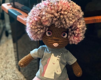 Muñeca de ganchillo, muñeca afroamericana, muñeca de peinado afro