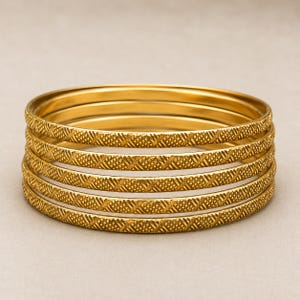 Vattentätt armbandsset i 14K guld, texturerade guldarmband, stapelbara armband, manschettarmbandsset i guld, vardagssmycken som present till henne