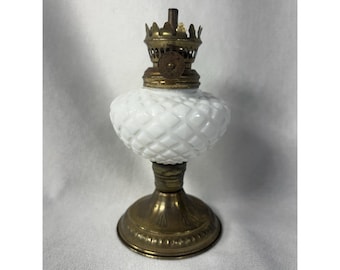 Base de lámpara de aceite de cristal opalino con corte de diamante en miniatura (solo la base)