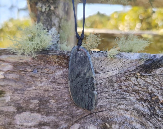 Handmade Genuine Putiputi Pounamu/ Flower Jade Crystal Necklace