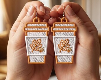 Diseño de bordado de pendientes de café con especias de calabaza FSL, pendientes de café de otoño, pendientes de Acción de Gracias, pendientes de Halloween, archivo de bordado a máquina