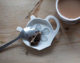 Cosmos Flower Bone China Tea Bag Tidy, Teaspoon Rest, Spoon Rest, Teabag Holder, Tea Accessory, Tea Lover, Mum Gift, Housewarming Gift