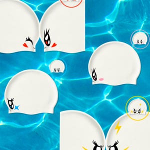 Puede incluir: Una colección de gorros de natación de silicona blanca con diversas expresiones faciales de dibujos animados y detalles coloridos como corazones rojos, estrellas azules y rayos amarillos, sobre un fondo de agua azul brillante.
