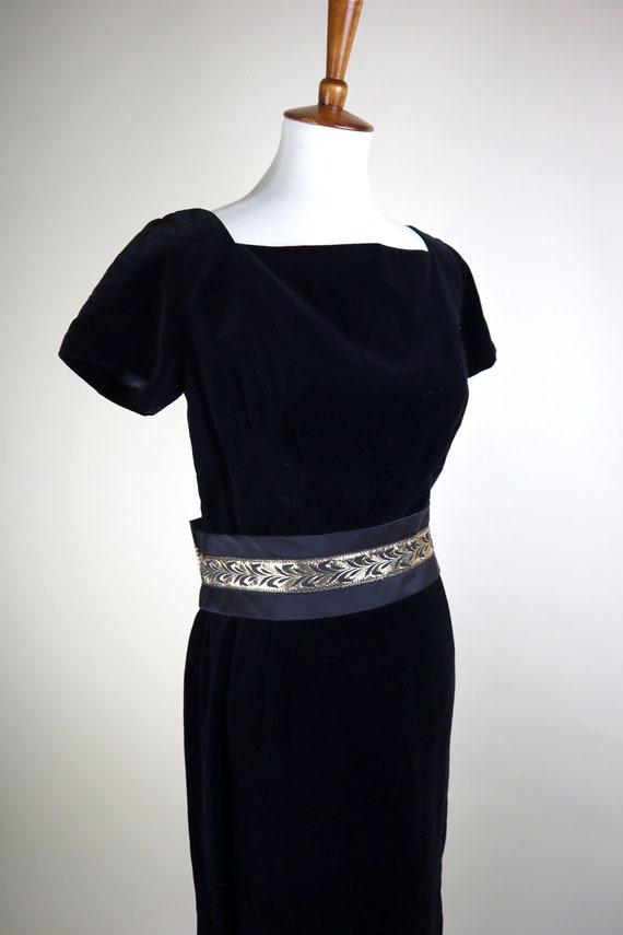 Vintage 50's Onyx Velvet Wiggle Dress / Johnny He… - image 4