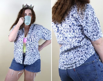 Y2k Vintage White and Blue Floral Shirt / Short Sleeve Button down Summer Top / Cottagecore Blouse / Size Large