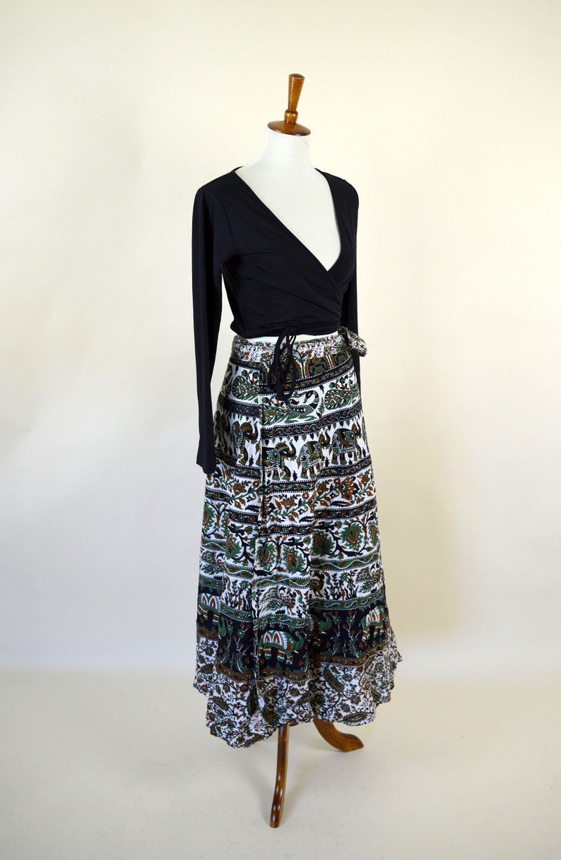 Sarong Skirt Up to Size Large Elephant /& Peacock Print Green and Black Hippie Boho Festival Skirt Vintage 70/'s India Cotton Wrap Skirt