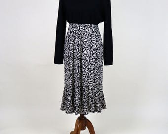 90's Black and Cream Damask Floral Midi Flutter Skirt / Whimsigoth Fashion / Size Medium
