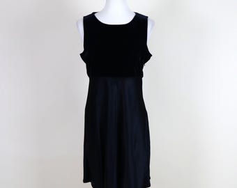 90's Black Velvet and Satin Empire Waist Goth Witchy Party Dress / Size Medium