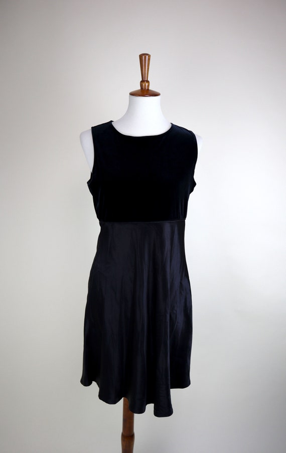 90's Black Velvet and Satin Prom Mini Dress / Emp… - image 8