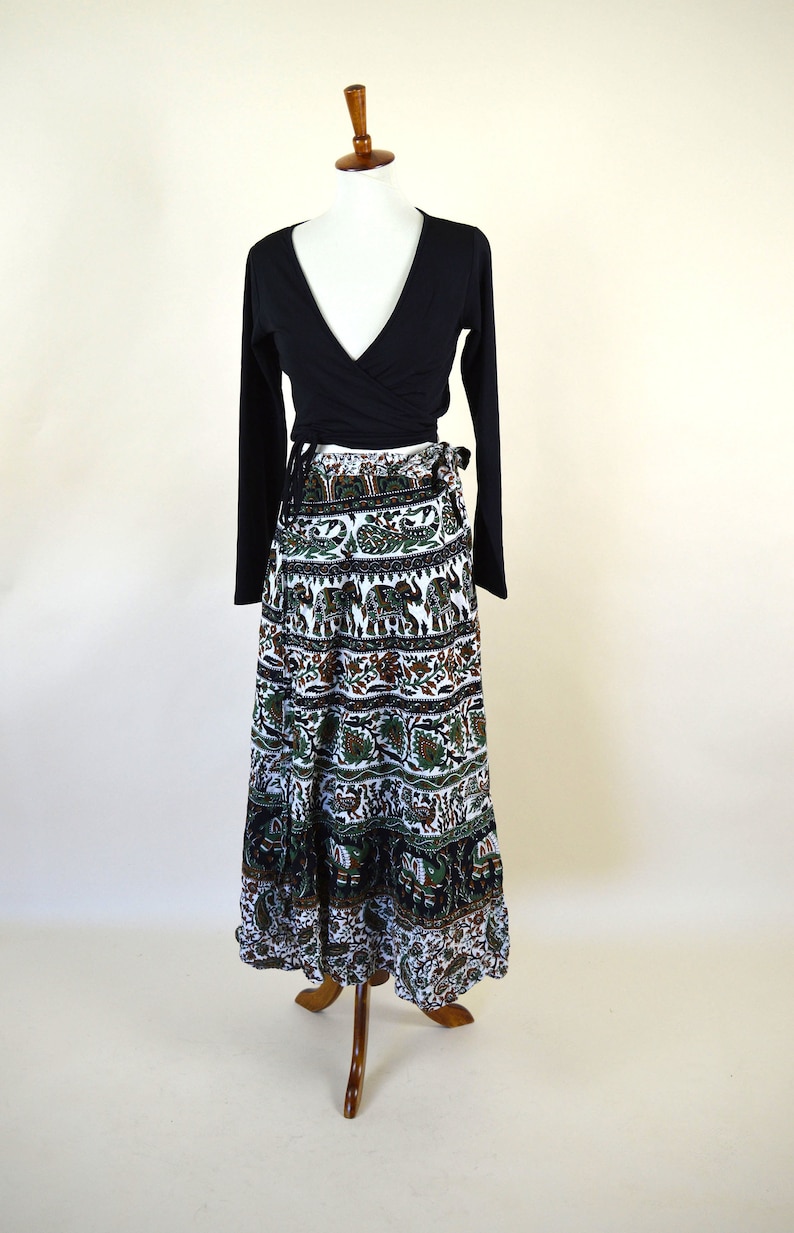 Sarong Skirt Up to Size Large Elephant /& Peacock Print Green and Black Hippie Boho Festival Skirt Vintage 70/'s India Cotton Wrap Skirt