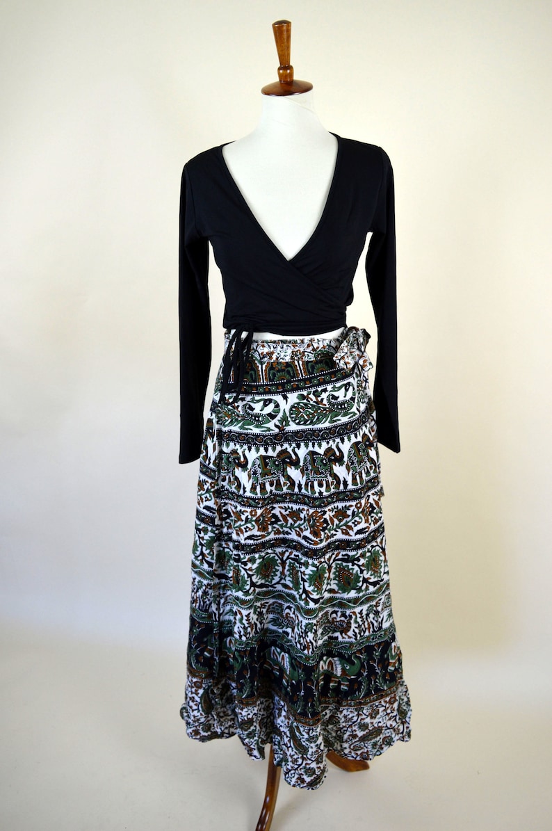 Sarong Skirt Up to Size Large Elephant /& Peacock Print Green and Black Hippie Boho Festival Skirt Vintage 70/'s India Cotton Wrap Skirt
